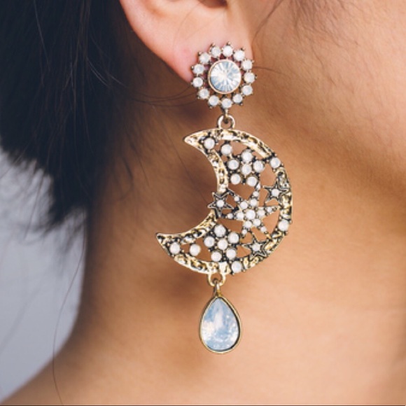 A Mermaid’s Epiphany Jewelry - 🆕Stargaze Star & Moon Statement Earrings